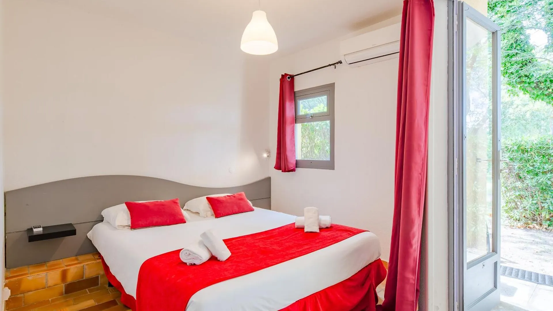 Marina Hotel Club Cogolin 2*,  France